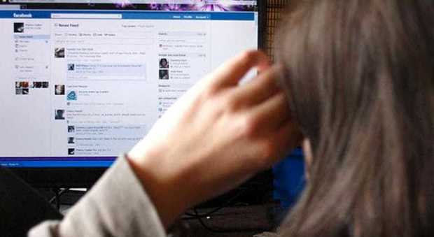 Facebook e lo scandalo privacy, una notifica per gli utenti: ecco cosa significa