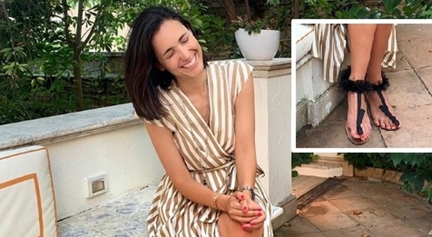 Caterina Balivo, su Instagram le foto dei piedi scatenano gli haters: «Come quelli di un uomo»