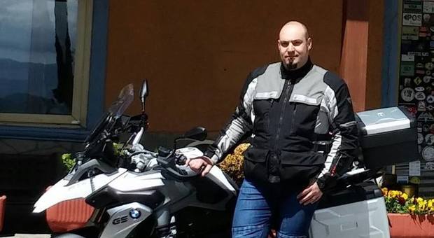 Matteo, motociclista di 43 anni, muore sulle Dolomiti tamponato da un'altra moto