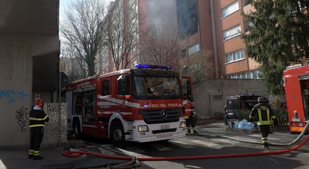 Milano, incendio nelle case Aler: due morti, sette persone in ospedale