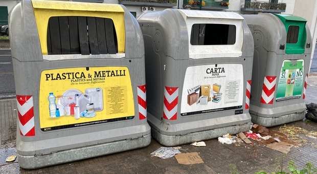 Napoli, raccolta rifiuti con mezzi full eletric: due settimane di sperimentazione dall'11 maggio