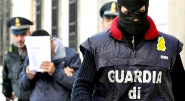 Camorra, scacco ai narcos di Napoli e Caserta: 24 arresti e sequestri per un milione di euro