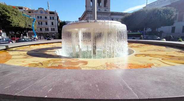 Fontana di piazza Tacito, "C'è la ruggine: fermatela"