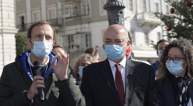 Trieste, i no vax passano il limite: minacce al presidente del Fvg Fedriga e al sindaco Di Piazza
