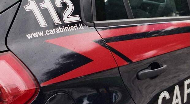 Irpinia, spintoni ai carabinieri durante il controllo antidroga: 20enne arrestato