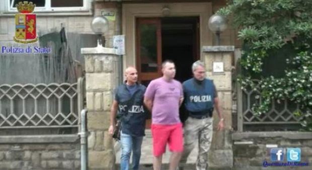 Roma, rapine e traffico di droga: due organizzazioni sgominate dalla polizia, 22 arresti