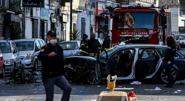 Poliziotto ucciso a Napoli, il pm: «Sfida a 200 all'ora per evitare la cattura»