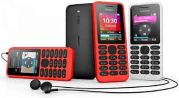 Un'immagine del Nokia 130, il telefonino presentato da Microsoft
