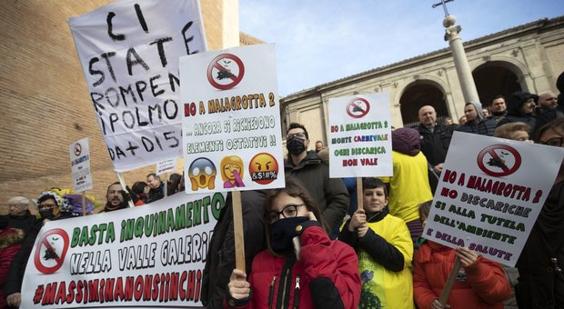 Roma, M5S dice no a discarica a Monte Carnevale: Virginia Raggi in minoranza