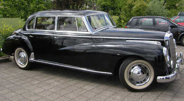 Una Mercedes-Benz "Adenauer"