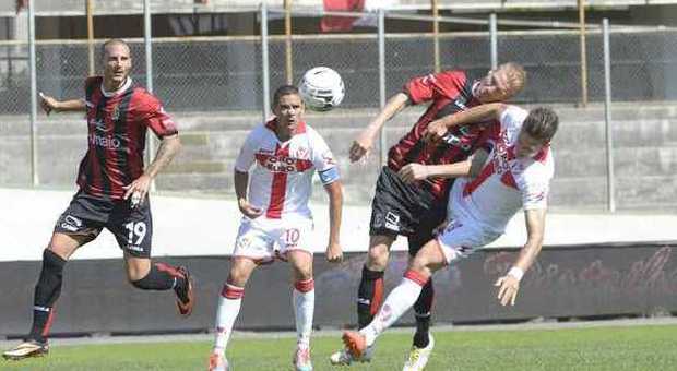 Calcio Serie B, il Lanciano in dieci pareggia a Varese con gol di Vastola