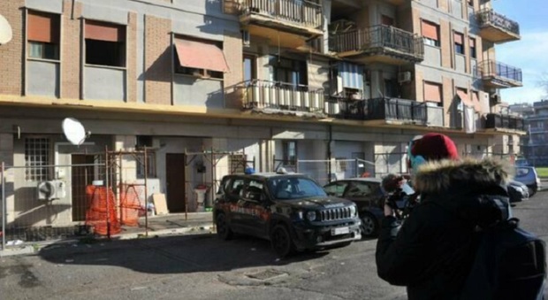 Ostia, uomo ucciso a colpi di pistola sotto casa: Fabrizio Vallo aveva 48 anni