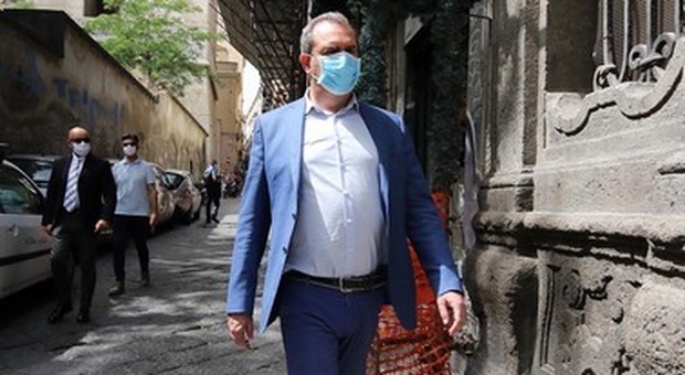 Covid a Napoli, de Magistris: «Affrontiamo la ripresa senza panico»