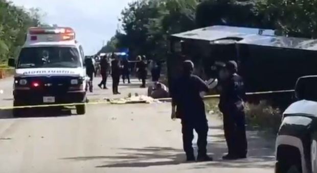 immagine Messico, incidente a bus di turisti: 12 morti. A bordo italiani