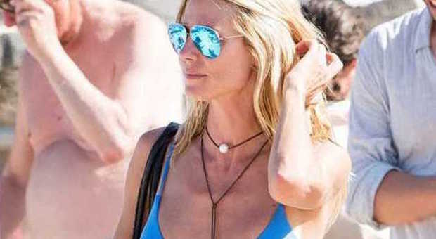 Heidi Klum a St. Tropez con il toy-boy La top model sexy in bikini a 42 anni