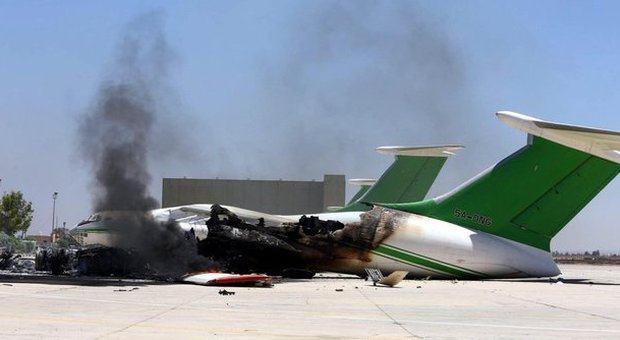 Libia, violenti scontri all'aeroporto di Tripoli: quasi cinquanta morti in 7 giorni