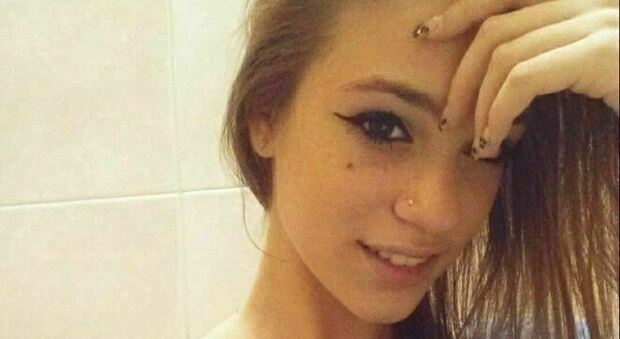 Luana D'Orazio morta in fabbrica a 22 anni, chi era: dalle scuole superiori a quel lavoro deciso per il figlio di 5 anni
