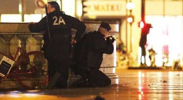 L'inchiesta a Parigi: armi, complici e kamikaze, tutti i misteri di venerdì 13