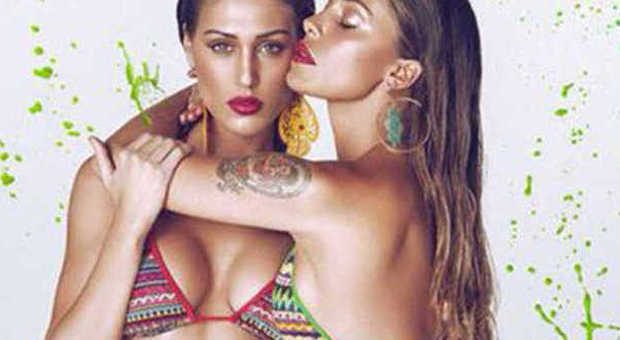 Belen e Cecilia sexy per la nuova linea di bikini Ma sul web è polemica: "Photoshoppate!"