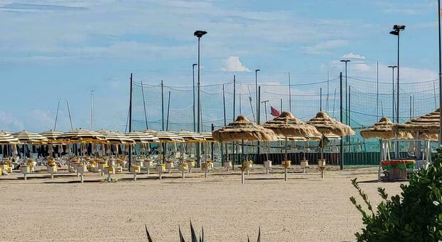 Porto San Giorgio, l'estate è finita, anzi no: fine settembre al mare con il patto fra gli chalet