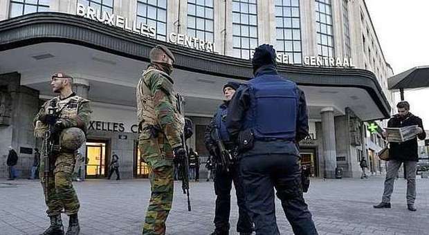 Blitz a Bruxelles: 21 arresti. Ma Salah scappa a Liegi in Bmw