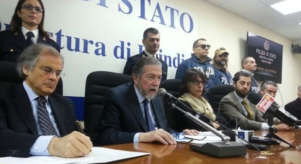 Mafia, Scu: 27 arresti a Brindisi, anche emergenti La Squadra Mobile sequestra pizzini per affiliazioni/ I nomi