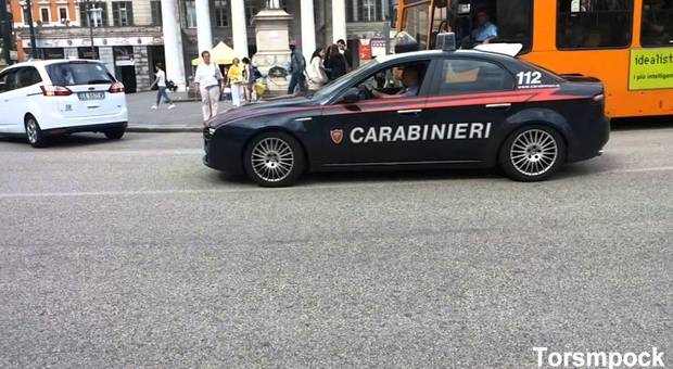 Agli arresti domiliari, gira con dosi di shaboo in auto: fermato dai carabinieri