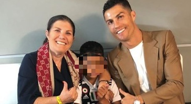Cristiano Ronaldo, la mamma Dolores ricoverata in ospedale per un ictus