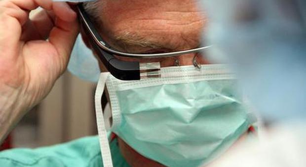 Rivoluzione in sala operatoria: stop all'operazione a cuore aperto, ora la valvola si "punge"