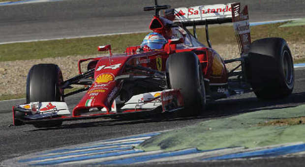 La Ferrari F14-T di Fernando Alonso sulla pista spagnola