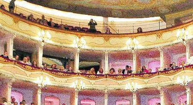 Teatro, furia Pd: «Prima non era il Medioevo»