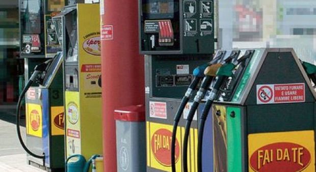Benzina, addio tregua: prezzi in salita