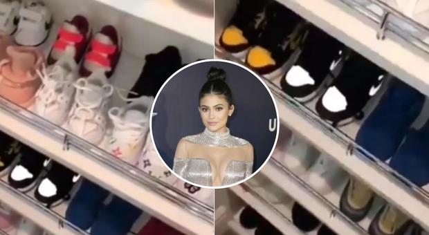 Kylie Jenner, scarpe di lusso per la figlia di cinque mesi: ira del web