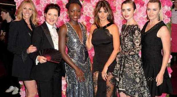 Da Julia Roberts a Penelope Cruz: parata di star ​alla festa per gli 80 anni di Lancome a Parigi