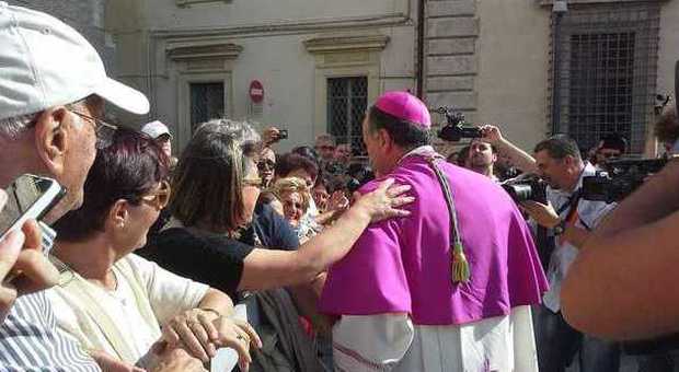 Rieti, vescovo Pompili: il saluto in piazza Cesare Battisti In Prefettura verso la cerimonia