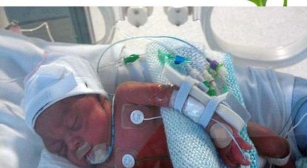 Medico inserisce sondino gastrico a neonato ma gli buca il cuore e lo uccide