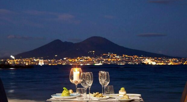 Napoli, chiuso ristorante a Coroglio: sorprese più di quattro persone a tavola