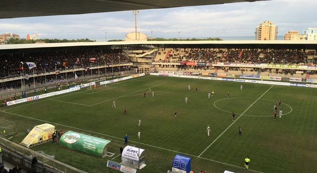 Lega Pro, il Teramo incassa il secondo ko di fila: vince la Samb 2-0