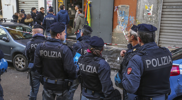 Napoli, ancora violenza al Vasto: clandestino africano aggredisce la barista che non gli regala liquore