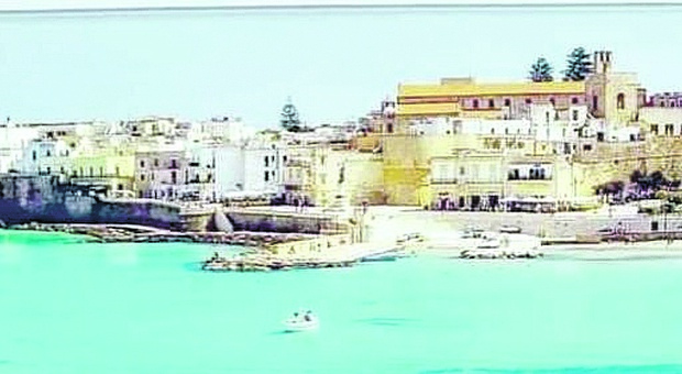 L’arcivescovo di Otranto ai turisti: «Una gioia accogliervi»/Il messaggio