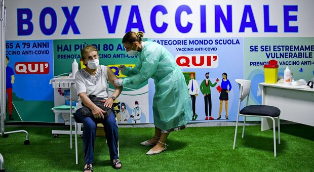 Covid, in Campania 6,2 milioni di vaccinazioni: 2,7 milioni di cittadini con doppia dose