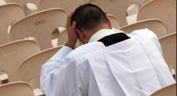 Molestò il chierichetto di 14 anni condannato l'ex parroco