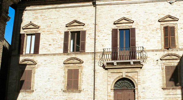 Quattro milioni per il restyling di Palazzo Vicoli, il sindaco: «Vogliamo valorizzarlo al meglio»