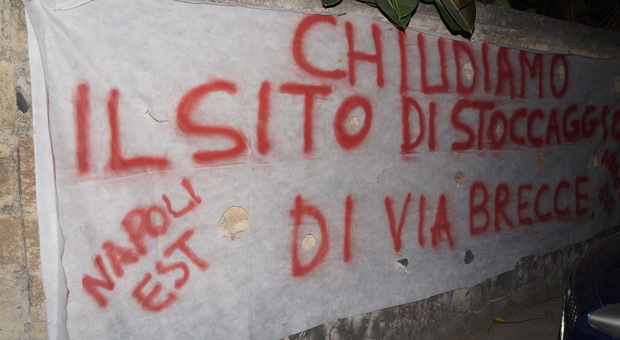 Napoli Est, continua il presidio davanti al sito di stoccaggio: i residenti contrari al progetto del Comune