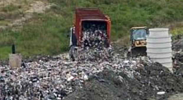 Il vice sindaco di Castel di Lama "Portiamo i rifiuti di Relluce all'estero"