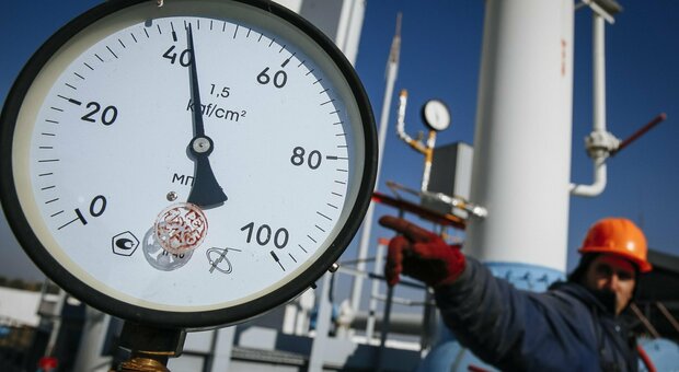 Gas, Mosca: «Le sanzioni Ue ostacolano le forniture». Confesercenti: a rischio chiusura il 20% delle imprese italiane