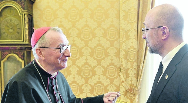Zelensky da Papa, il Vaticano: «Visita non pianificata». La Santa Sede tenta di creare un ponte con la Russia