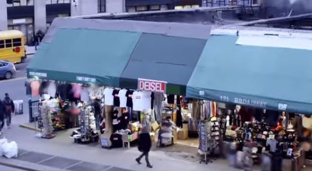 Diesel apre un negozio con un fake logo durante la New York Fashion Week, la trovata diventa virale