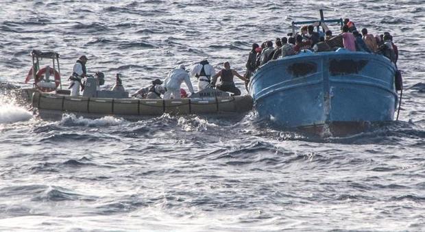 Migranti, dramma nel canale di Sicilia: morte 10 donne
