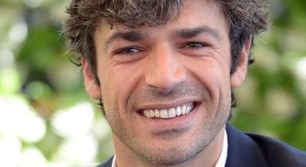 Ecco "Cha cha cha" di Marco Risi: Luca Argentero, ispettore sexy in una Roma corrotta